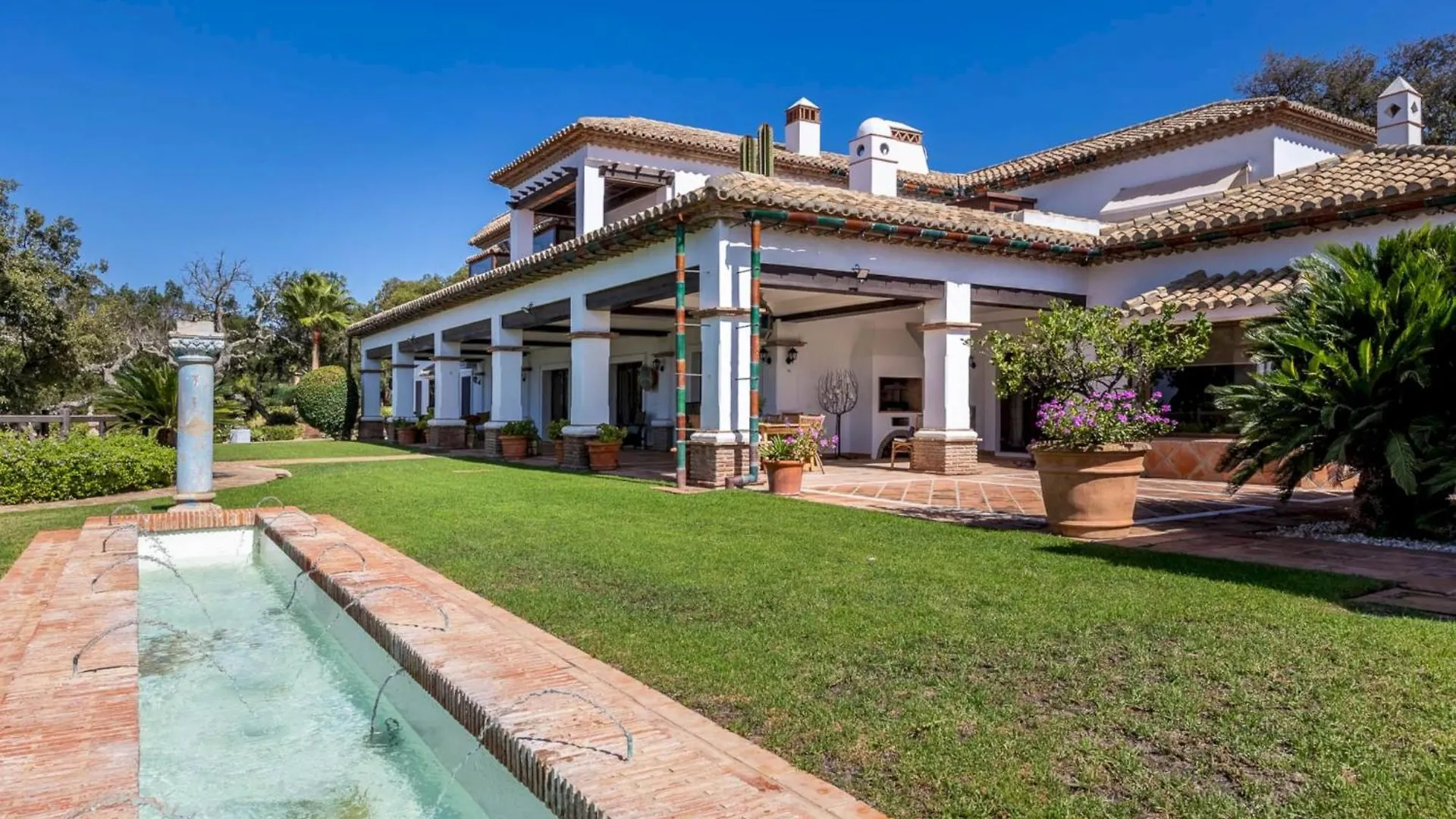 Villa Villa Serena By Interhome La Mairena